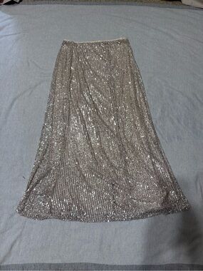 Old Navy Metallic Sequin Maxi Skirt in Champagne Gold